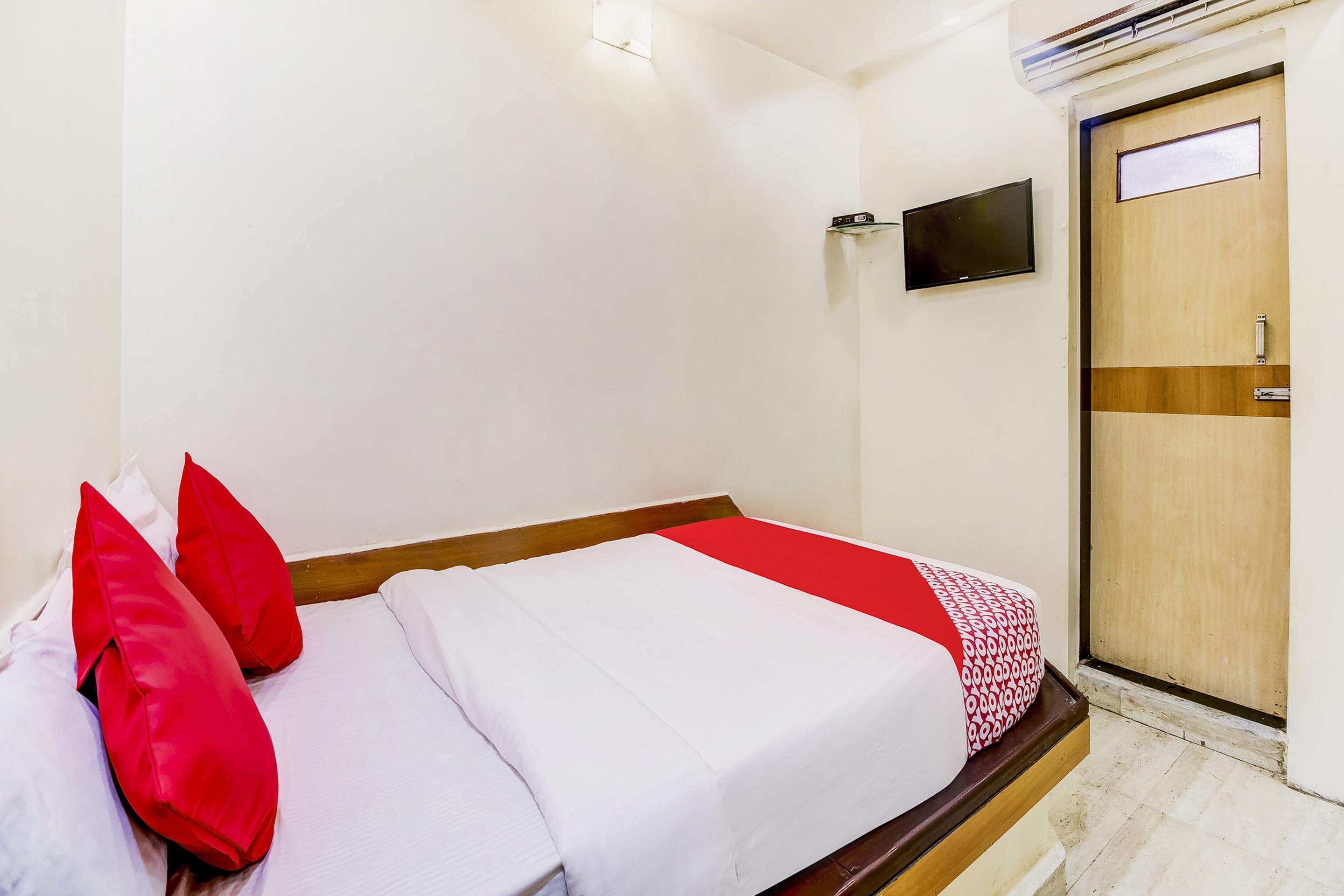 Super Oyo Hotel Dreamland ムンバイ エクステリア 写真