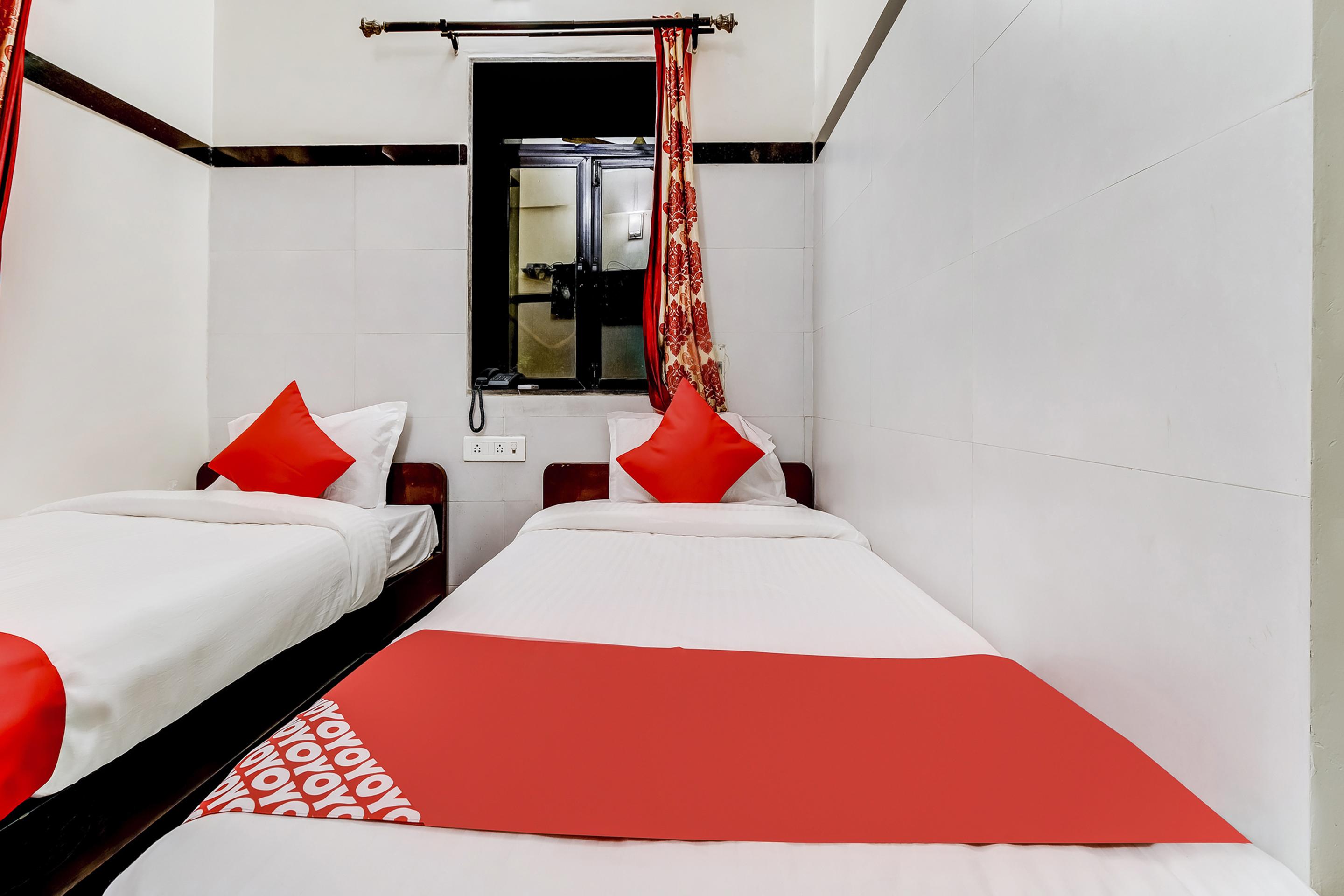 Super Oyo Hotel Dreamland ムンバイ エクステリア 写真