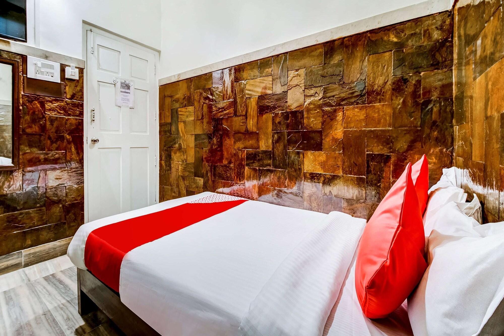 Super Oyo Hotel Dreamland ムンバイ エクステリア 写真