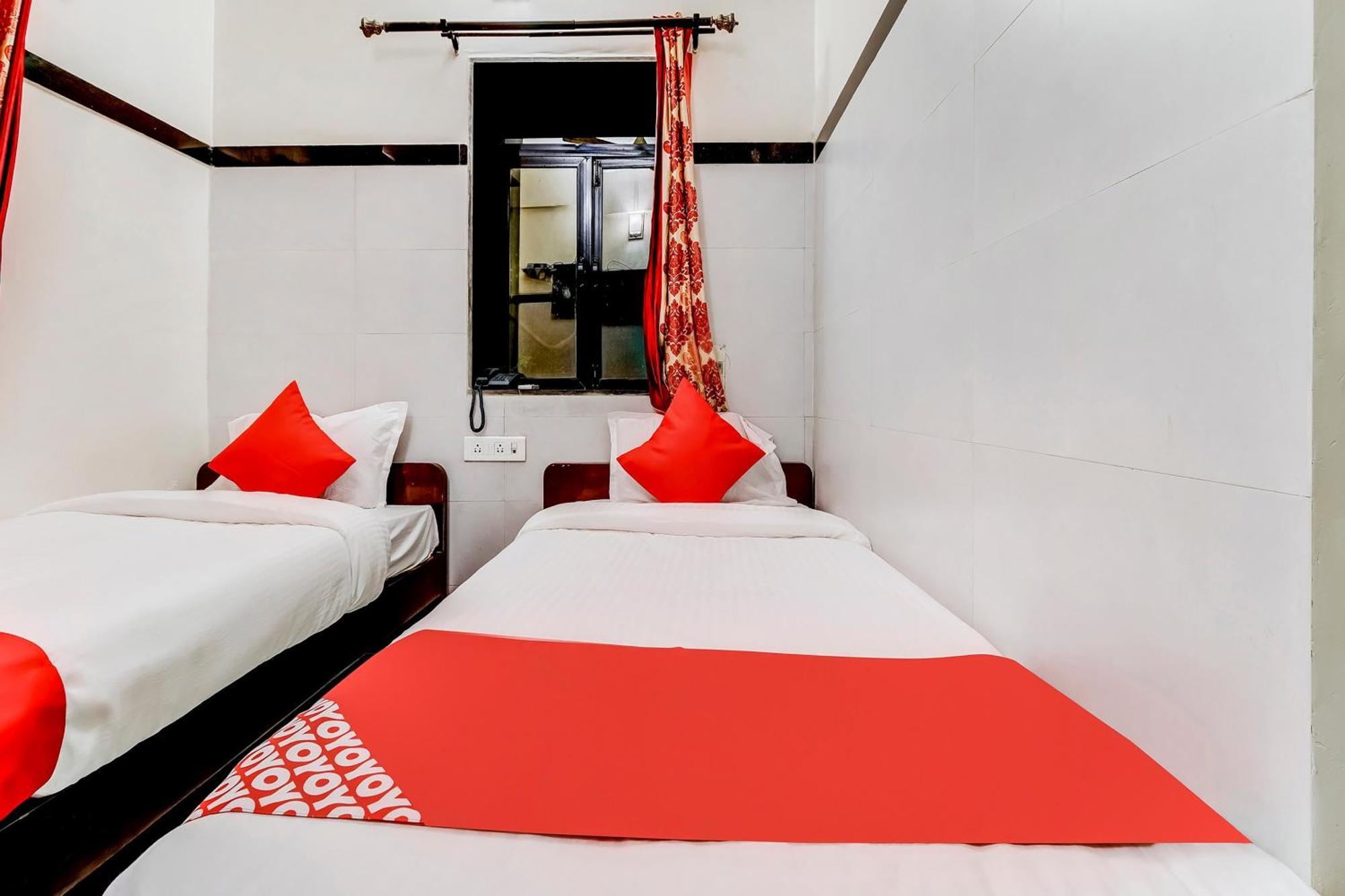 Super Oyo Hotel Dreamland ムンバイ エクステリア 写真