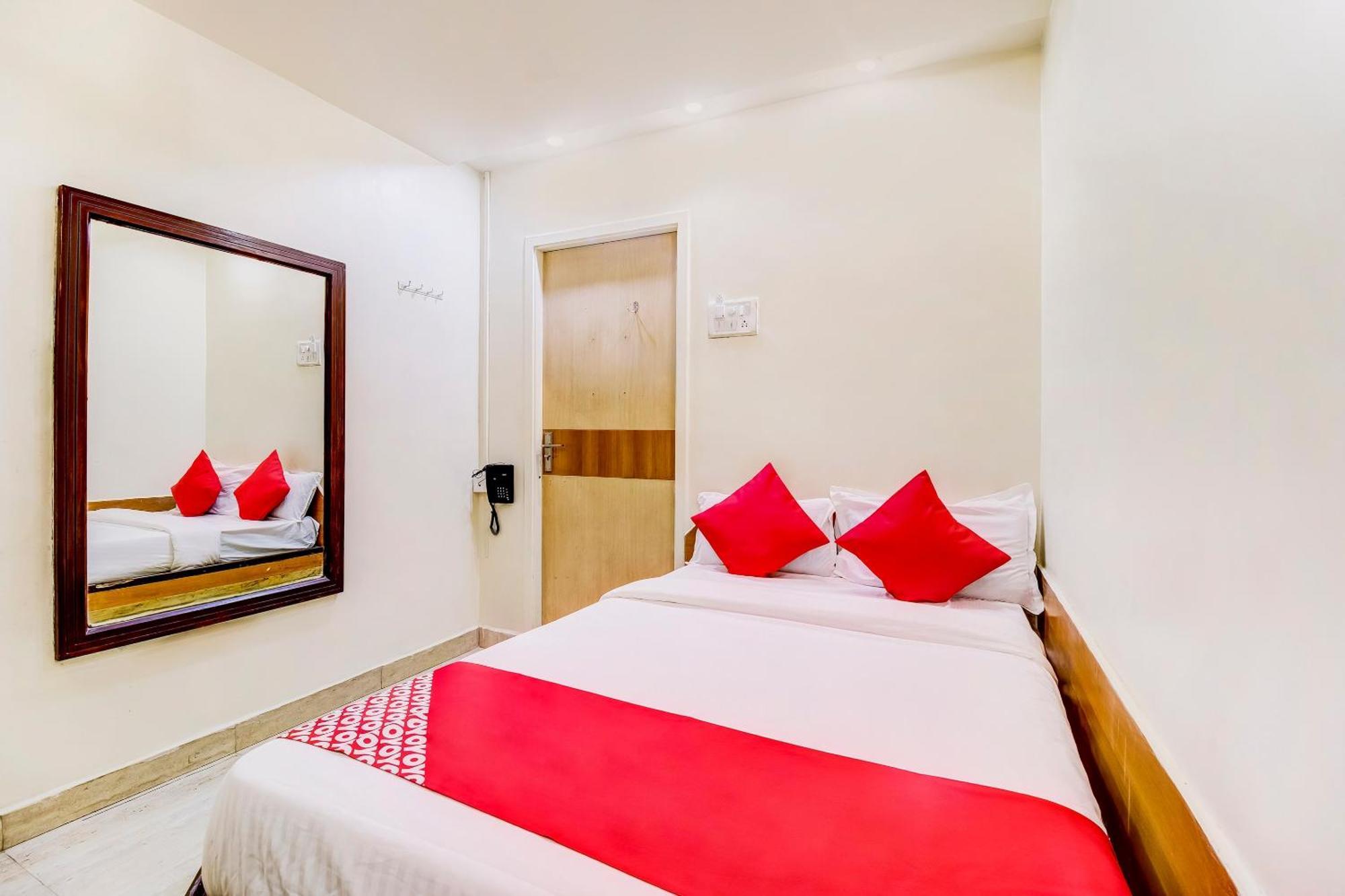 Super Oyo Hotel Dreamland ムンバイ エクステリア 写真