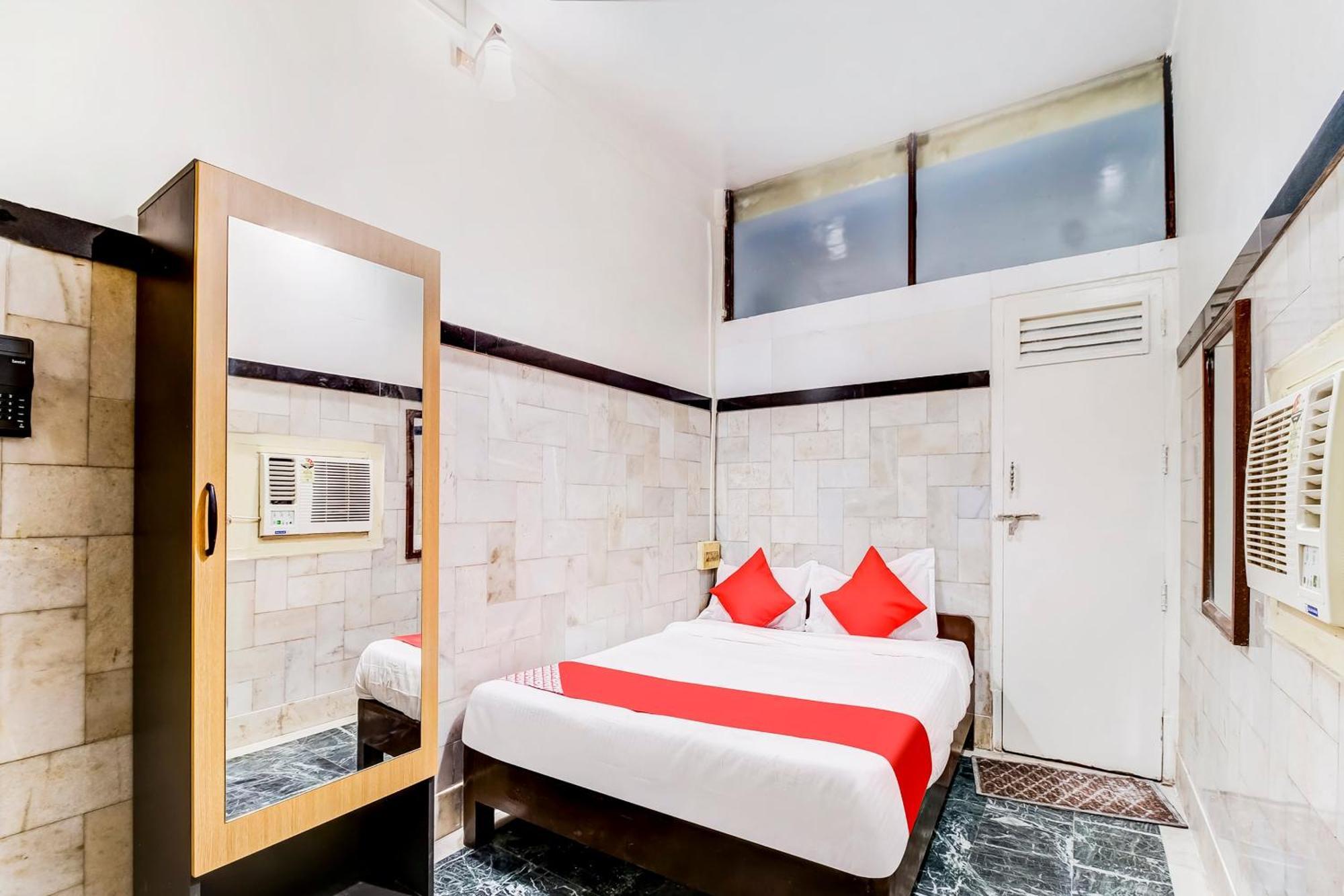 Super Oyo Hotel Dreamland ムンバイ エクステリア 写真