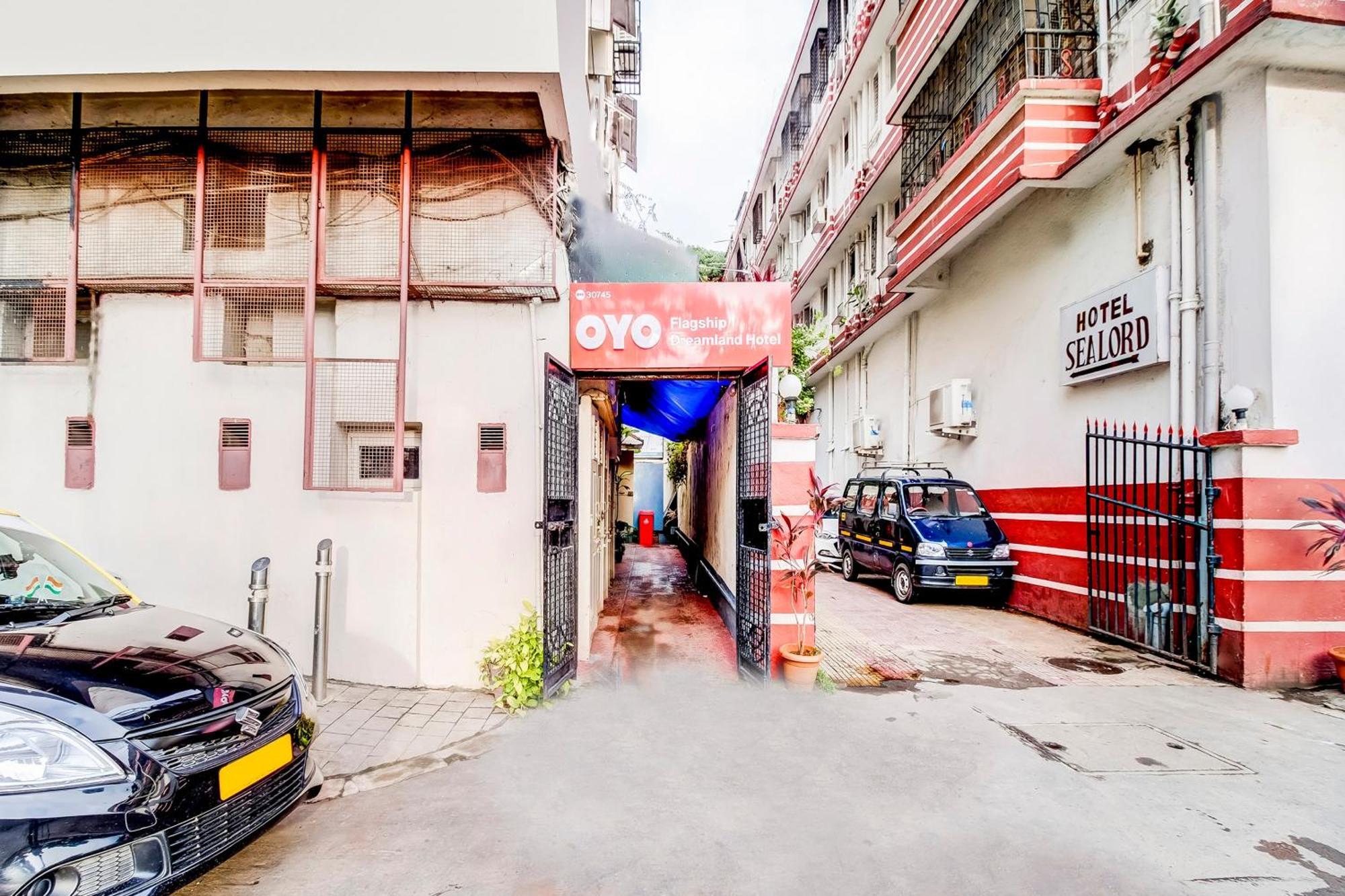 Super Oyo Hotel Dreamland ムンバイ エクステリア 写真